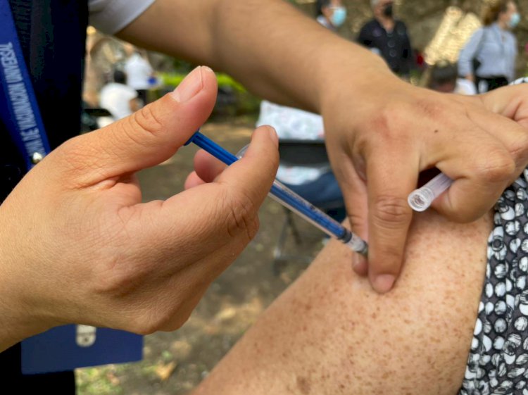Dan autoridades fecha contradictoria para la vacuna anticovid en Jiutepec