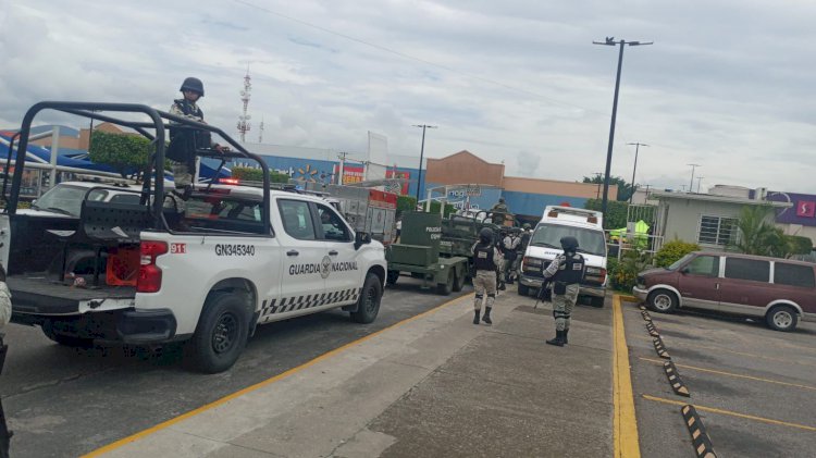 Gran movilización por falsa bomba en Walmart de Jiutepec