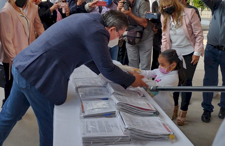 Encabezó Rafael Reyes entrega de útiles escolares para todo Jiutepec