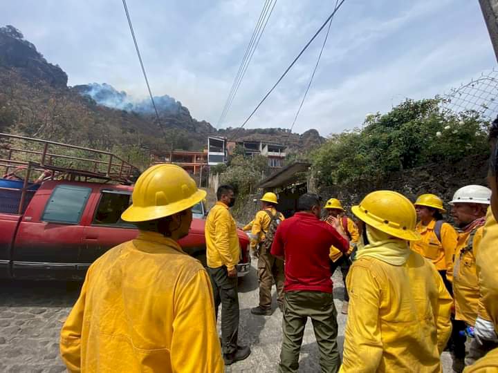 Se reporta control de incendio en Tepoztlán de 60 por ciento