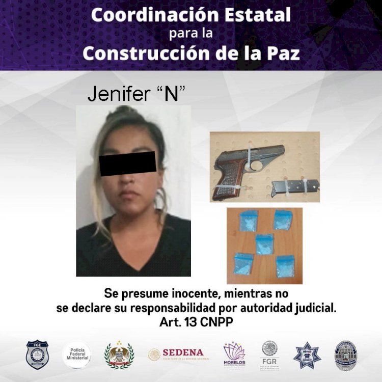 La dejaron sola sus cómplices; cayó ella con supuestas drogas y arma